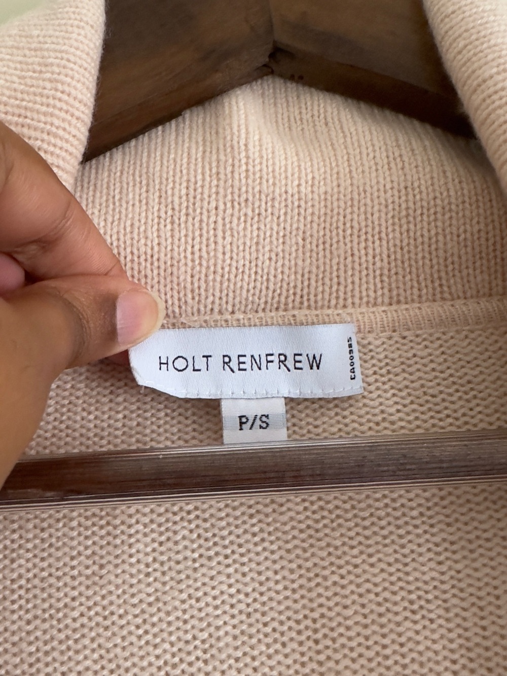 Holt Renfrew Vintage 100% Cashmere Robe in Soft Pink - Picture 6 of 15
